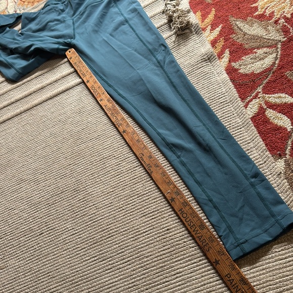 Oiselle leggings tights beautiful turquoise ocean teal blue inseam 28 size 10 M - Picture 7 of 10